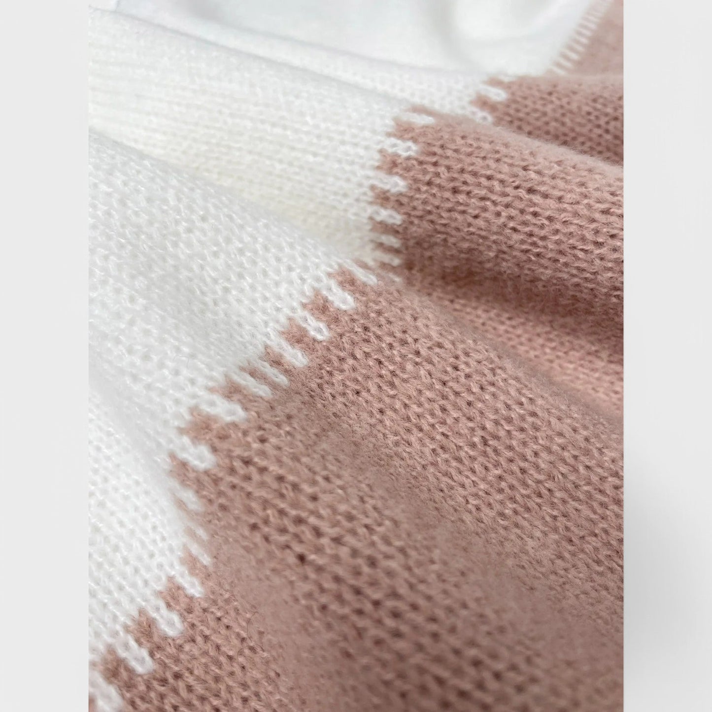 Tona - Cozy Modern Sweater