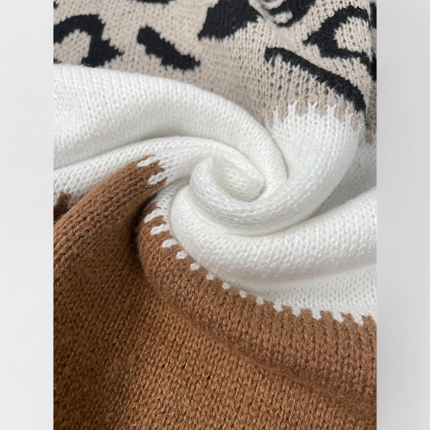 Tona - Cozy Modern Sweater