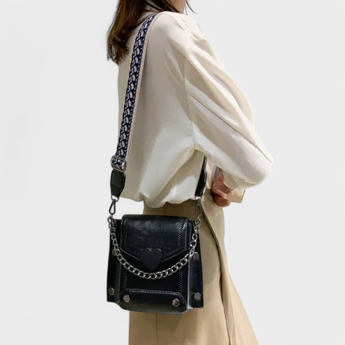 Vibeke- Vintage Hjerte Accent Crossbody Taske